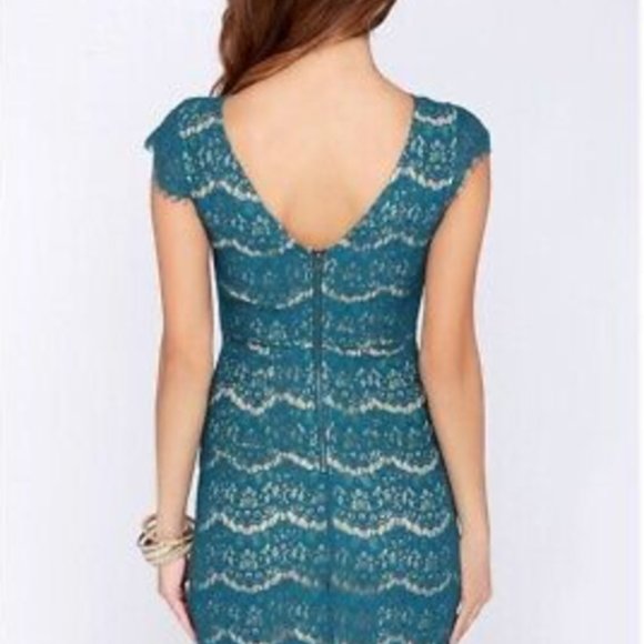 Lace Sheath Dress - Picture 4 of 4
